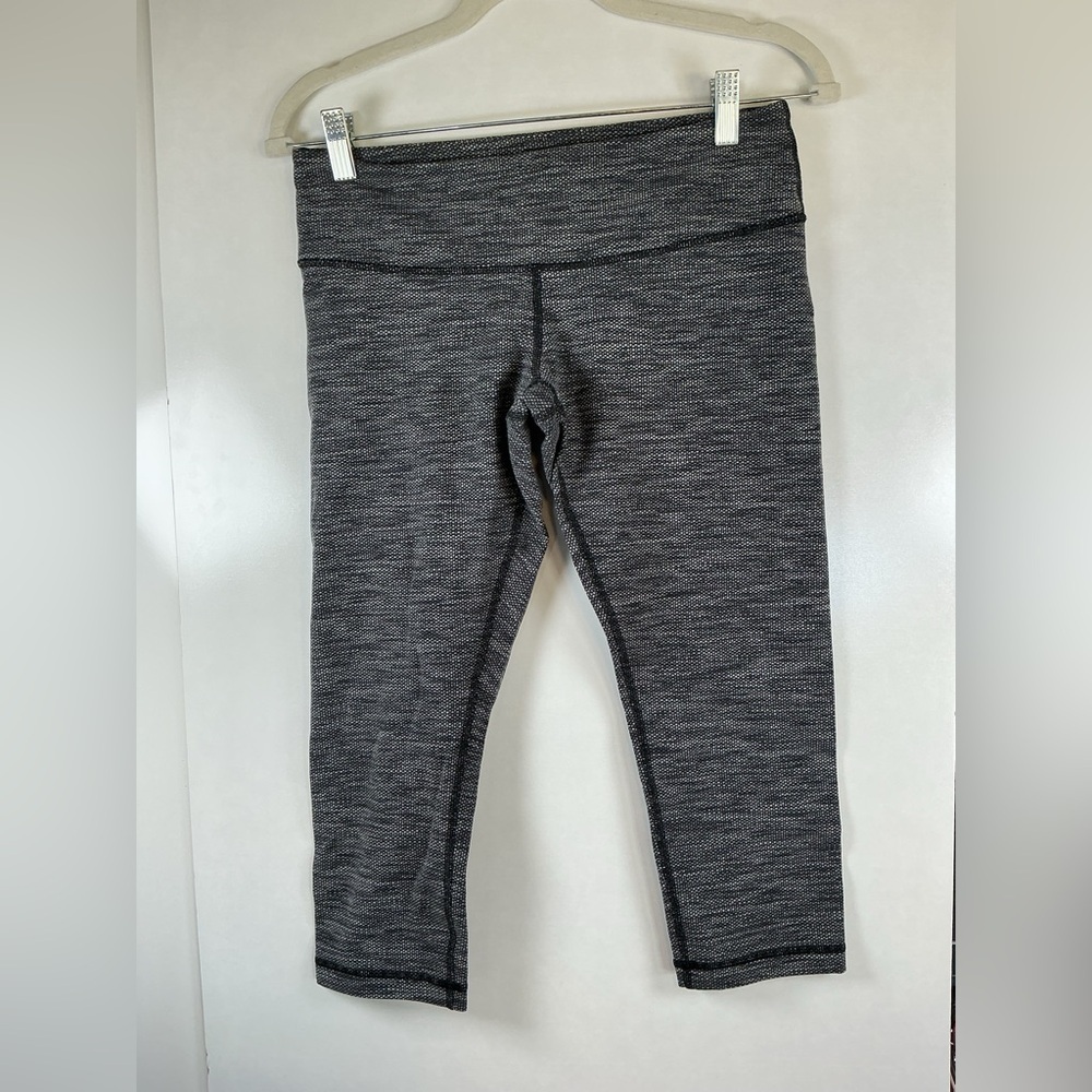 lululemon athletica Gray Leggings 0268 - Picture 2 of 5